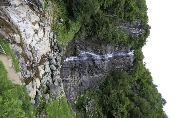 Mencuna şelalesi ve İkiz Taş köprüler / Artvin, Arhavi
