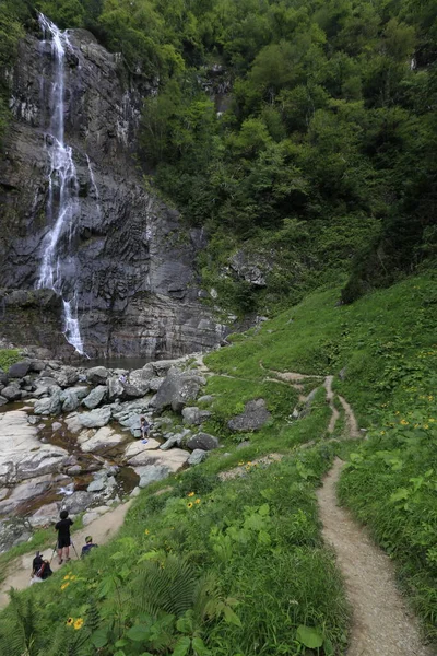 Cascada Mencuna Puentes Piedra Gemela Artvin Arhavi —  Fotos de Stock