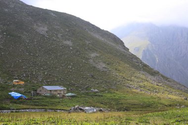 Hazindak Platosu ve Kakar Dağları