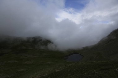 Kackar dağları ve dağların eteklerine kurulmuş yaylalar.