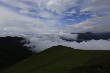 Kackar dağları ve dağların eteklerine kurulmuş yaylalar.