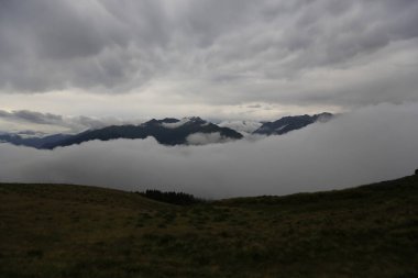 Kackar dağları ve dağların eteklerine kurulmuş yaylalar.