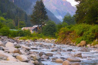 Zil Kalesi ve Kakar Dağları