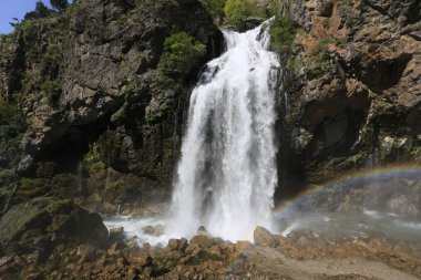 Kapuzbasi Şelaleleri, Yahyal ilçesinin Kapuzba Köyü sınırları içinde yer alan kaynak şelalelerdir. Türkiye 'nin en yüksek şelalelerinden biri ve dünyanın ikinci en yüksek şelalesi olma ayrıcalığını taşıyor.