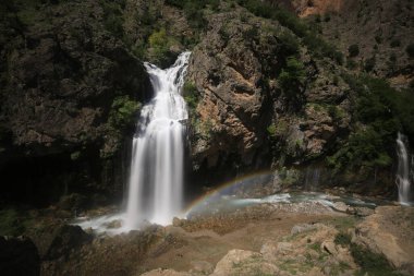 Kapuzbasi Şelaleleri, Yahyal ilçesinin Kapuzba Köyü sınırları içinde yer alan kaynak şelalelerdir. Türkiye 'nin en yüksek şelalelerinden biri ve dünyanın ikinci en yüksek şelalesi olma ayrıcalığını taşıyor.