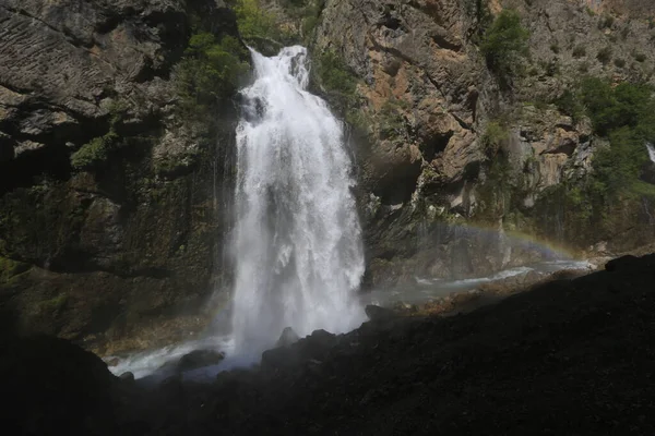 Kapuzbasi Waterfalls 지역의카 경계에 폭포의 발원지이다 터키에서 폭포중 하나이며 세계에서 — 스톡 사진
