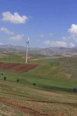 Erciyes Dağı, Orta Anadolu Bölgesi 'nde yer alan bir yanardağdır. Kayseri 'nin 25 km güneybatısındaki Sultansazl ovalardan yükselen devasa bir stratovolcano..