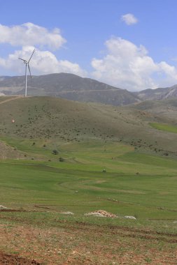 Erciyes Dağı, Orta Anadolu Bölgesi 'nde yer alan bir yanardağdır. Kayseri 'nin 25 km güneybatısındaki Sultansazl ovalardan yükselen devasa bir stratovolcano..
