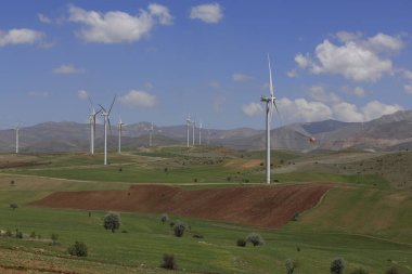Erciyes Dağı, Orta Anadolu Bölgesi 'nde yer alan bir yanardağdır. Kayseri 'nin 25 km güneybatısındaki Sultansazl ovalardan yükselen devasa bir stratovolcano..