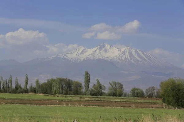 Гора Эрджиес Вулкан Расположенный Регионе Центральной Анатолии Sultansazl Юго Западу — стоковое фото