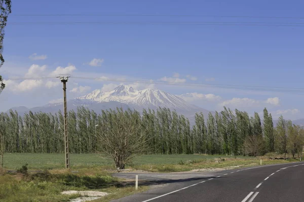 Erciyes Mountain Είναι Ένα Ηφαίστειο Που Βρίσκεται Στην Περιοχή Της — Φωτογραφία Αρχείου