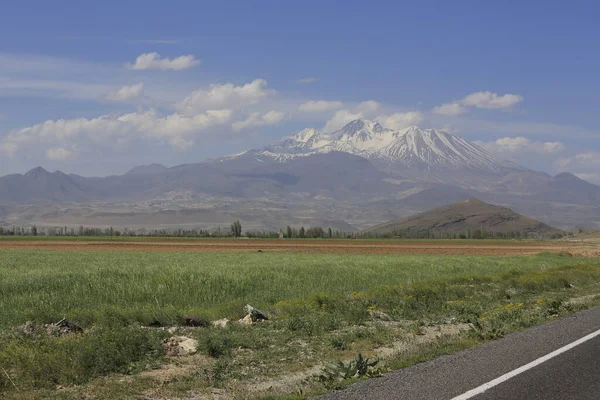 Erciyes Mountain Είναι Ένα Ηφαίστειο Που Βρίσκεται Στην Περιοχή Της — Φωτογραφία Αρχείου