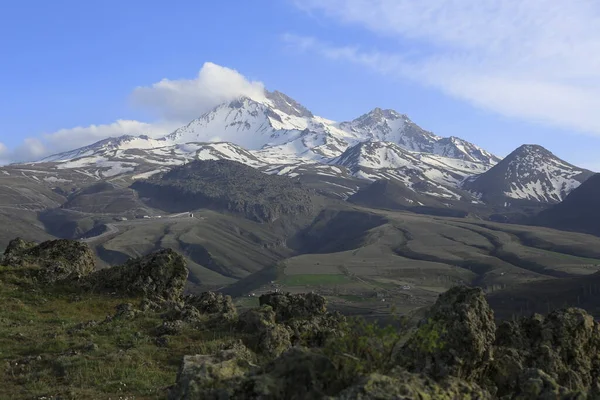 에르키 Erciyes Mountain 아나톨리아 지역에 화산이다 케세이 남서쪽으로 25Km 떨어진 — 스톡 사진