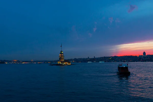 Salacak Strand Hajadon Torony Mecsetek Szemközti Parton — Stock Fotó