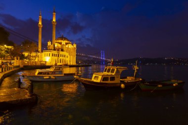 Byk Mecidiye Camii (Türkçe: 