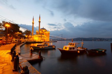 Byk Mecidiye Camii (Türkçe: 