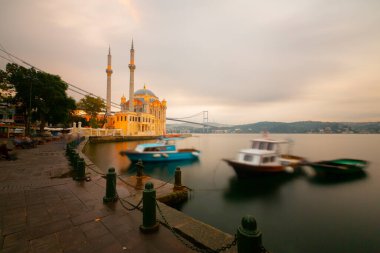 Byk Mecidiye Camii (Türkçe: 