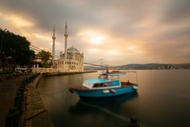 Byk Mecidiye Camii (Türkçe: 