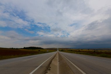 Tekirdağ yolunda tarlalar.
