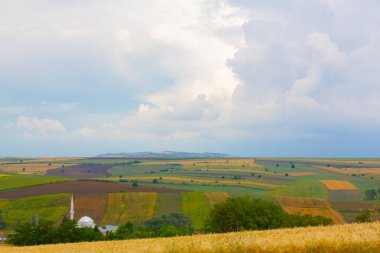 Tekirdağ yolunda mahsul tarlaları. / Türkiye.