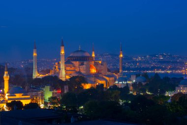 Mavi Cami ve Ayasofya Camii hava manzarası.