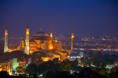 Mavi Cami ve Ayasofya Camii hava manzarası.