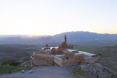 Ar Dağı yakınlarındaki Doubayazt Sarayı 'na 5 km uzaklıkta bir bey şatosudur..