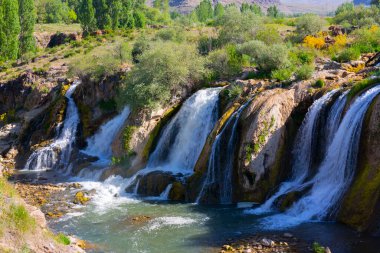 Muradiye Şelalesi, Muradiye ilçesinin Van ilindeki Bendimahi Irmağı üzerinde yer alan şelaledir..