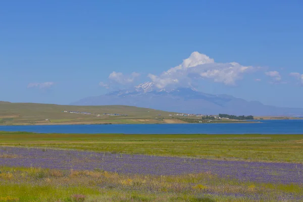 Suphan Mountain Van Lake — Stock Photo, Image