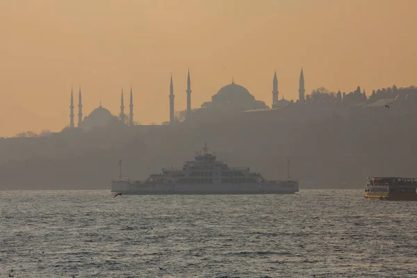 Sisli Istanbul Feribot Görüntüleri — Stok fotoğraf