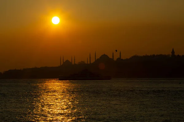 Silhouetten Der Istanbuler Moschee Und Sonnenuntergang — Stockfoto