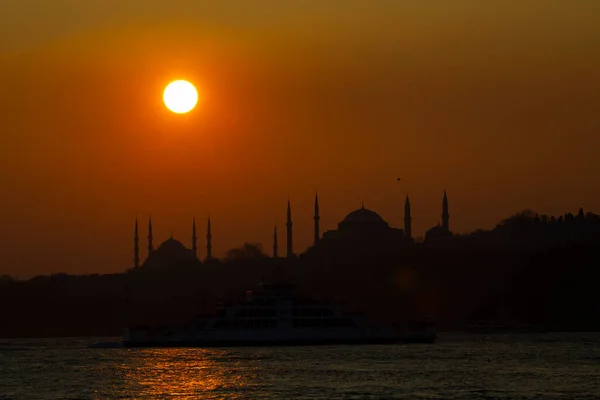 Istanbul Moskee Silhouetten Zonsondergang — Stockfoto