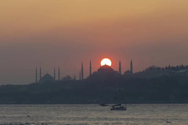 Istanbul Moskee Silhouetten Zonsondergang — Stockfoto