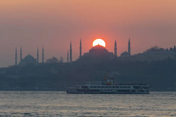 Silhouetten Der Istanbuler Moschee Und Sonnenuntergang — Stockfoto