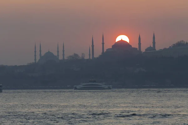 Silhouetten Der Istanbuler Moschee Und Sonnenuntergang — Stockfoto