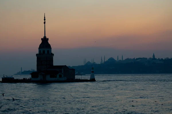 イスタンブールモスクのシルエットと日没 — ストック写真