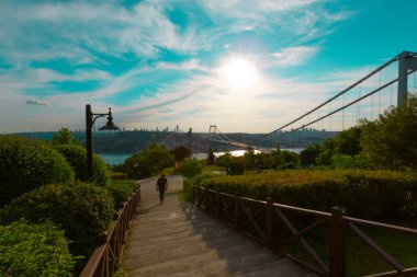 İstanbul Boğazı Köprüsü ve Sahnesi, trafik yoğun