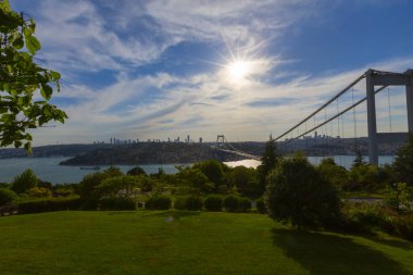 İstanbul Boğazı Köprüsü ve Sahnesi, trafik yoğun