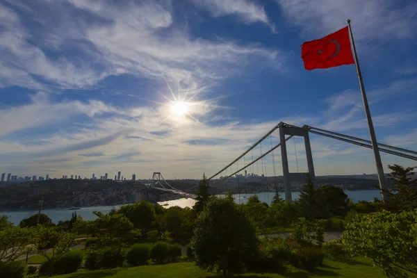 イスタンブールボスポラス橋と風景 交通は重いです — ストック写真