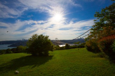 İstanbul Boğazı Köprüsü ve Sahnesi, trafik yoğun