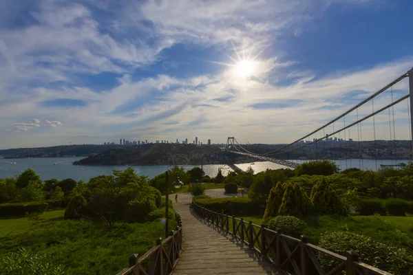 Istanbul Bosporusbro Scenery Trafikken Tung – stockfoto