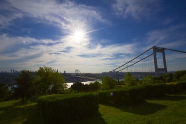 İstanbul Boğazı Köprüsü ve Sahnesi, trafik yoğun