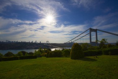 İstanbul Boğazı Köprüsü ve Sahnesi, trafik yoğun