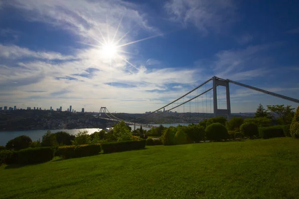 Istanbuler Bosporus Brücke Und Landschaft Viel Verkehr — Stockfoto