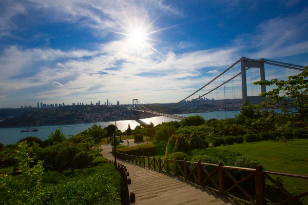 Stanbul Boğazı Köprüsü Sahnesi Trafik Yoğun — Stok fotoğraf