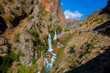 Dünyanın en yüksek ikinci şelalesi olarak bilinen Kapuzba Şelalesi son zamanlarda güzelliği ile araştırılan yerlerden biri olmaya devam ediyor..