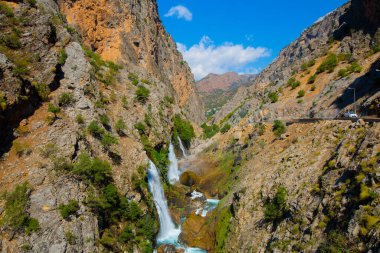 Dünyanın en yüksek ikinci şelalesi olarak bilinen Kapuzba Şelalesi son zamanlarda güzelliği ile araştırılan yerlerden biri olmaya devam ediyor..
