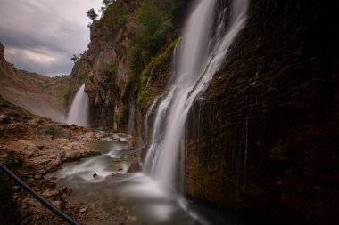 Dünyanın en yüksek ikinci şelalesi olarak bilinen Kapuzba Şelalesi son zamanlarda güzelliği ile araştırılan yerlerden biri olmaya devam ediyor..