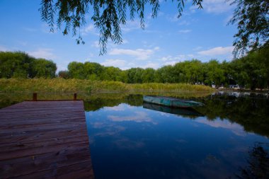 Sultan Bataklığı Koruma Alanı, Kayseri 'nin Merkez Anadolu Bölgesi' nde Develi ve Yeilhisar ilçelerinin sınırları içindedir..
