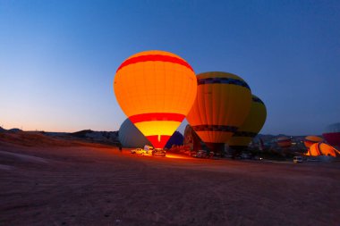Kapadokya 'daki en popüler etkinliklerden biri sıcak hava balonlu Kapadokya' dır..